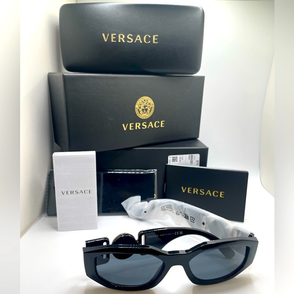 AUTHENTIC & NWT VERSACE MEDUSA BIGGIE SUNGLASSES 0VE4361 W/CASE/LENS CLOTH BLACK - Picture 1 of 9